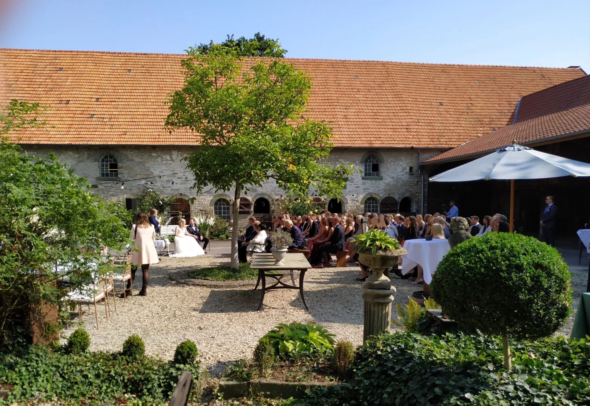 Einblicke in die Räumlichkeiten des Loagshofs
